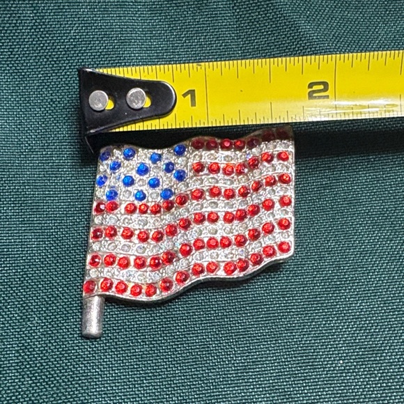 🖤Patriotic Flag Brooch with Red, Blue, and Silver Crystals🖤 - Picture 3 of 4